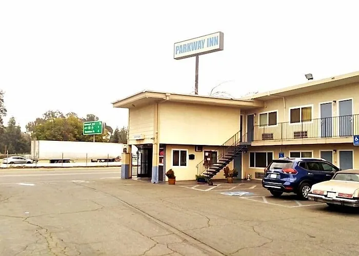 Parkway Inn