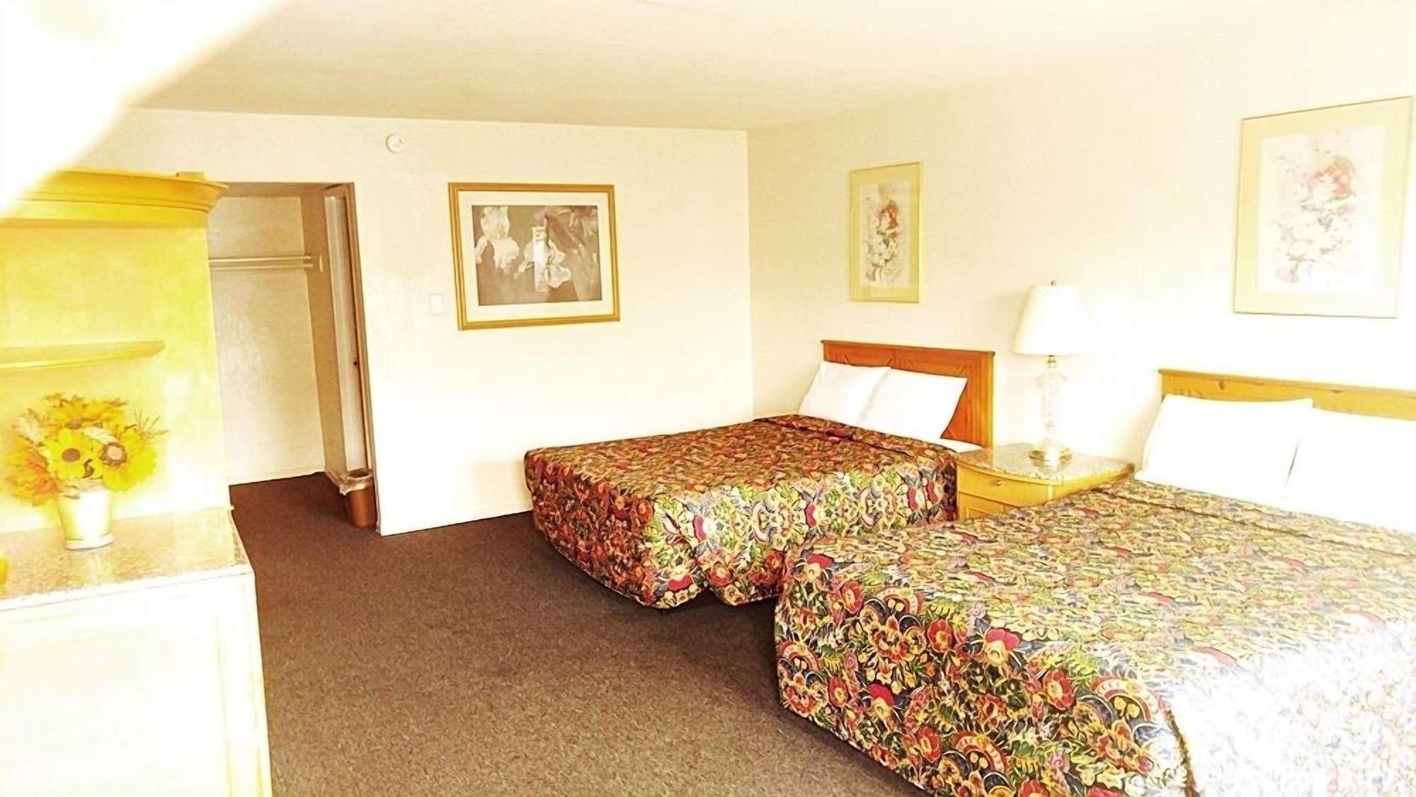 Parkway Hotel