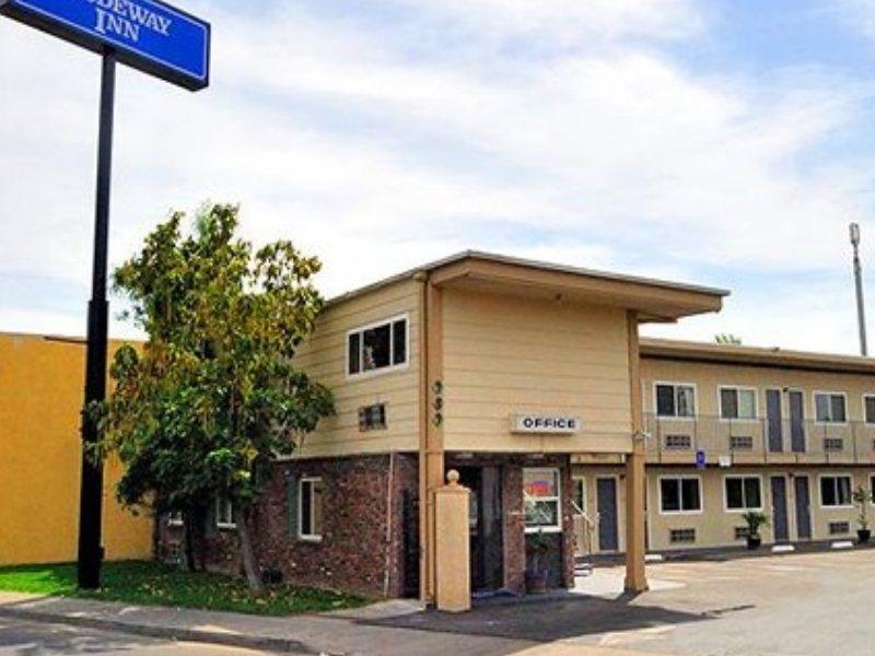 Hotel Parkway *